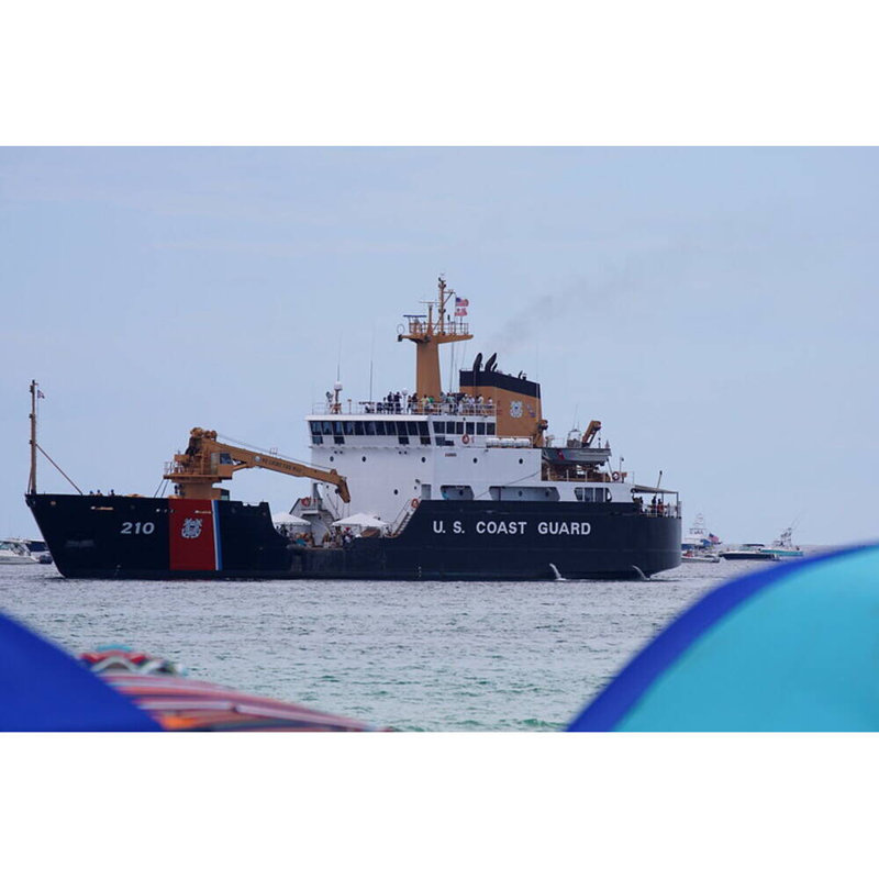Cypress USCG (WLB-210), modèle de navire, H 10 po x l 30 po x P 5 po