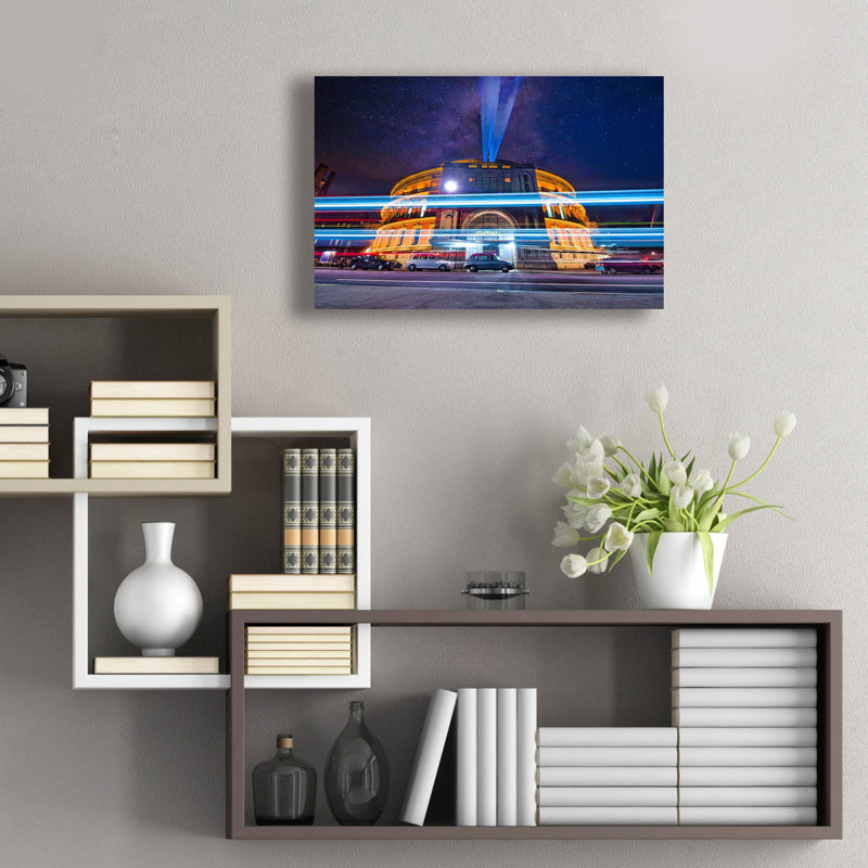 «Trafic et Royal Albert Hall» par Mark A Paulda, art mural en verre acrylique, 24 po x 16 po, 24 po x 16 po