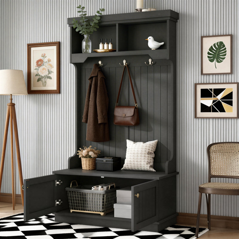 Ce portemanteau noir quatre en un pour le vestibule comprend du rangement, un banc à chaussures et plusieurs crochets. C'est un appareil multifonctionnel qui convient autant au salon qu'à l'entrée.