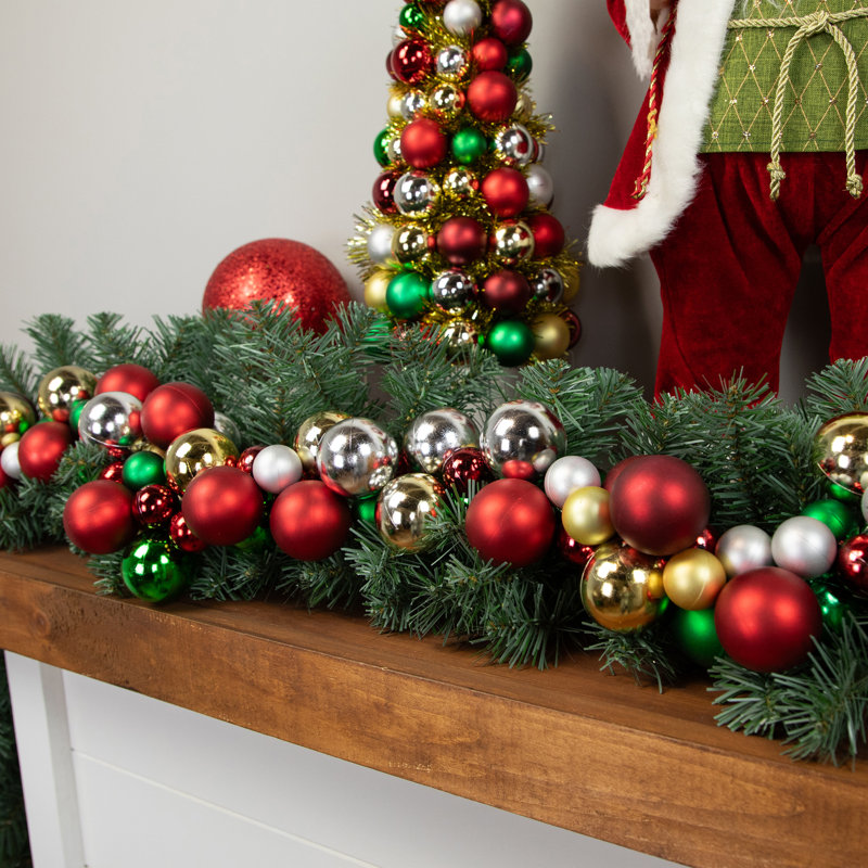 Guirlande de Noël 6 pi avec 3 boules incassables, Or / rouge / vert