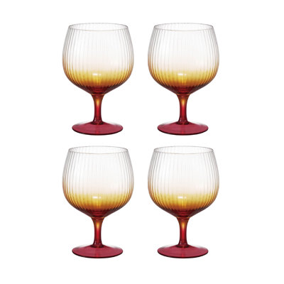 Verre à pied cannelé