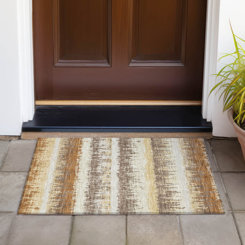 Tapis doré intérieur / extérieur Chayden Chantille ACN1013, Rectangle 1 pi 8 po x 2 pi 6 po