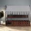 Lit simple Montessori espresso avec tablettes de rangement en bois