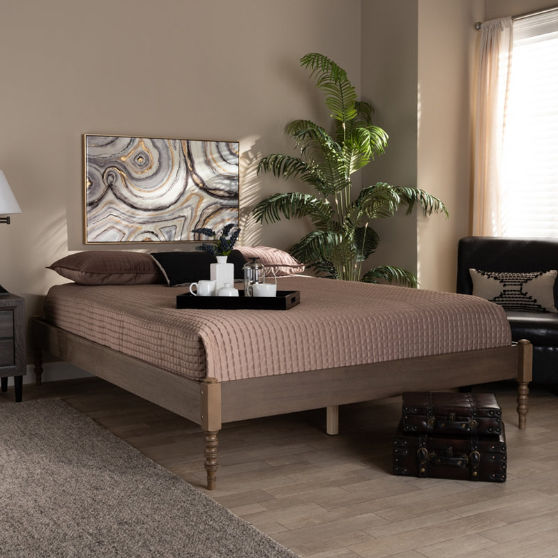 Hicham Platform Bed, King, Walnut