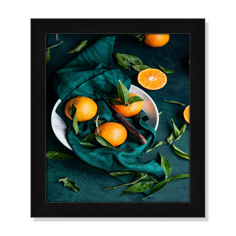 Orange Delight par - impression sur cadre simple, Cadre noir, H 16 po x l 14 po x P 0,75 po