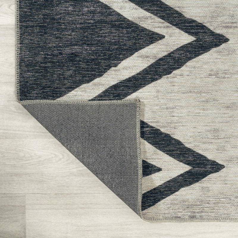 Bonnes Chevron Machine Made Power Loom Polypropylene Area Rug in Ivory/Black, Runner 2' x 8'