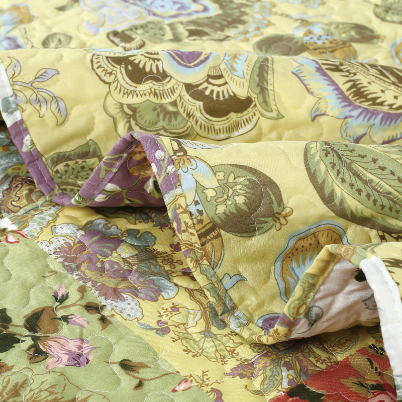 Arrow Polyester Floral Coverlet, Queen Quilt + 2 Shams