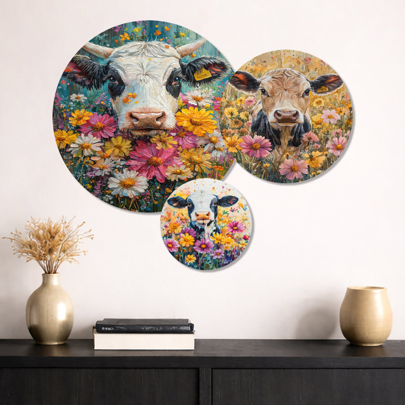 «Cow Daisies with Hibiscus I», ensemble d'art mural en métal imprimé de 3 vaches blanches