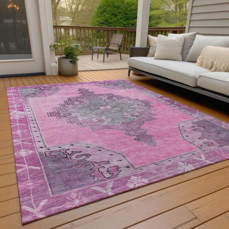 Tapis intérieur / extérieur rose lavable à la machine Xhevrie, Rectangle 5 pi x 7 pi 6 po