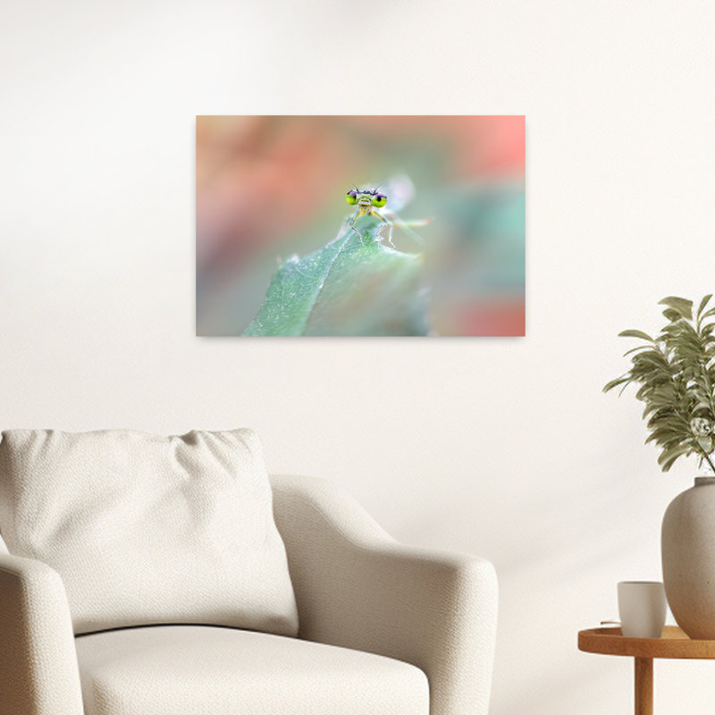 Libellule verte curieuse, paysage abstrait contemporain, affiche murale nature, 16" H x 24" W