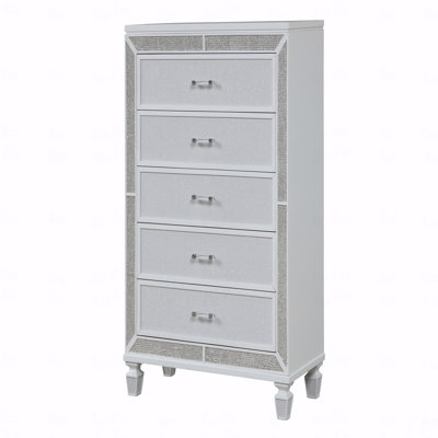 Commode en cristal faite de bois et finie en blanc