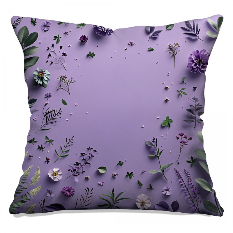 Coussin mauve à motif floral, 26 po x 26 po