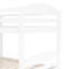 Lit simple superposé en forme de L blanc avec lit gigogne, fabrication robuste, pouvant accueillir plusieurs personnes. Cadre en bois massif. Polyvalent pour les chambres d'amis. 6 ans et plus recommandé. Pas de sommier tapissier.