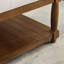 Grande table basse carrée avec repose-pieds en lin capitonné et grand repose-pieds avec tablette en bois massif-1026772771-1026772769