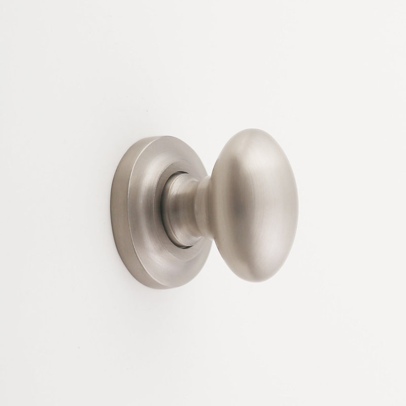 Poignée coquille d'œuf en laiton massif Madelyn Carter Kayla, Nickel satiné, 1.5"