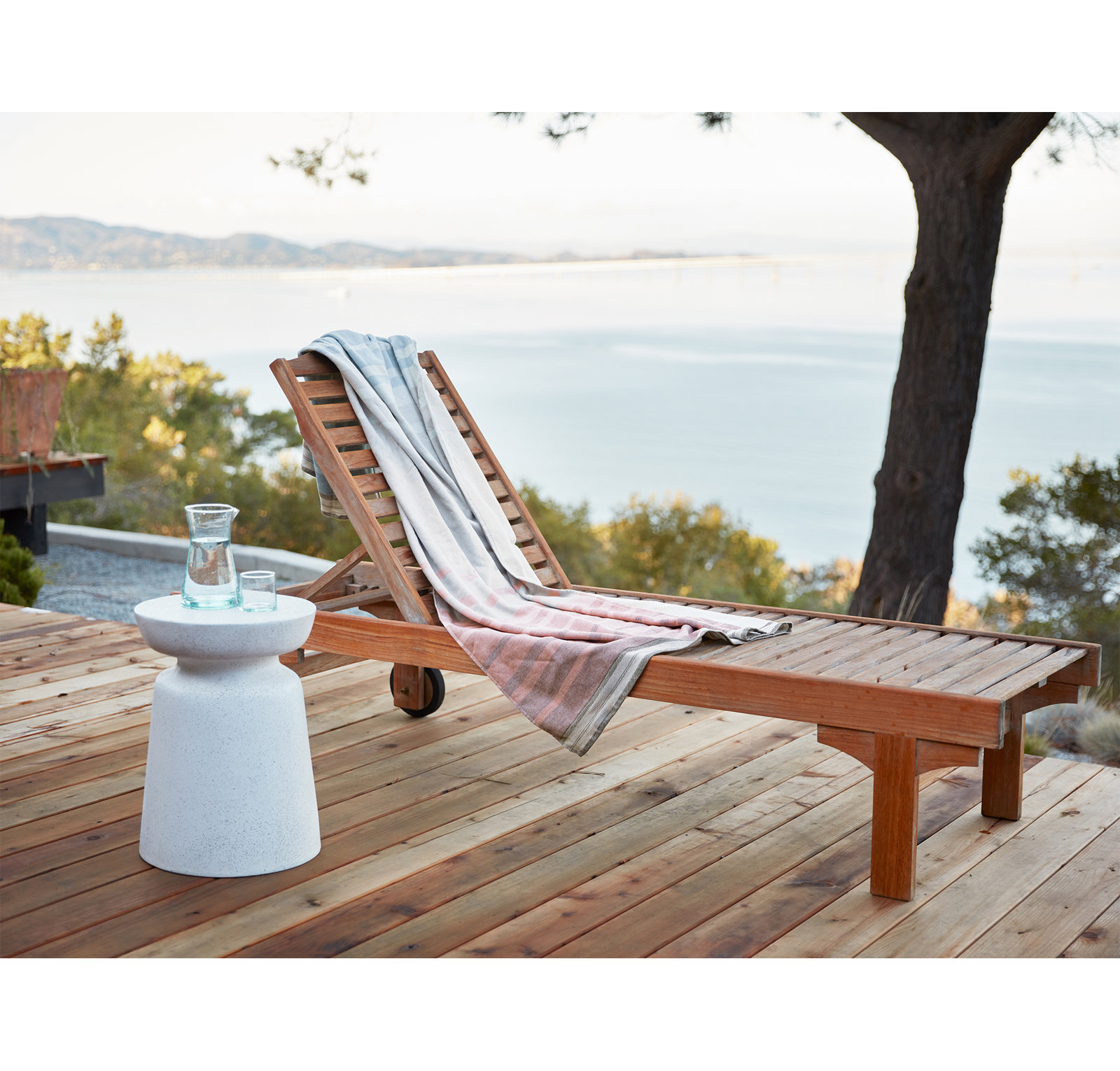 Tomales Cotton Beach Towel, Rosehip/Deep Ocean Ombre