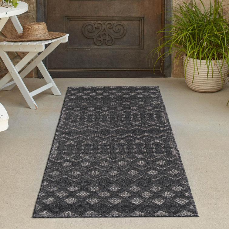 Hearns Geometric Indoor / Outdoor Rug