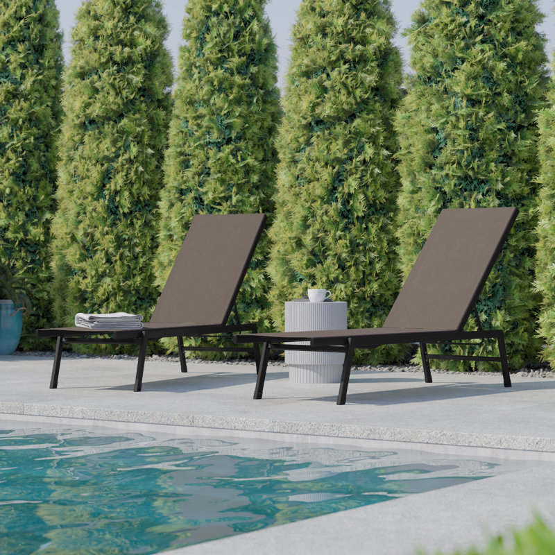 Chaises longues réglables en polyester enduit de PVC Aubreeana, Brun
