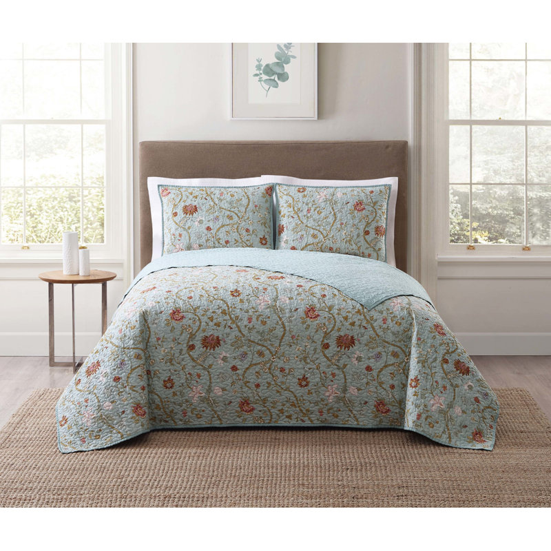Bedford Farmhouse / Country Floral Quilt, King Quilt + 2 Shams, Blue/Blush