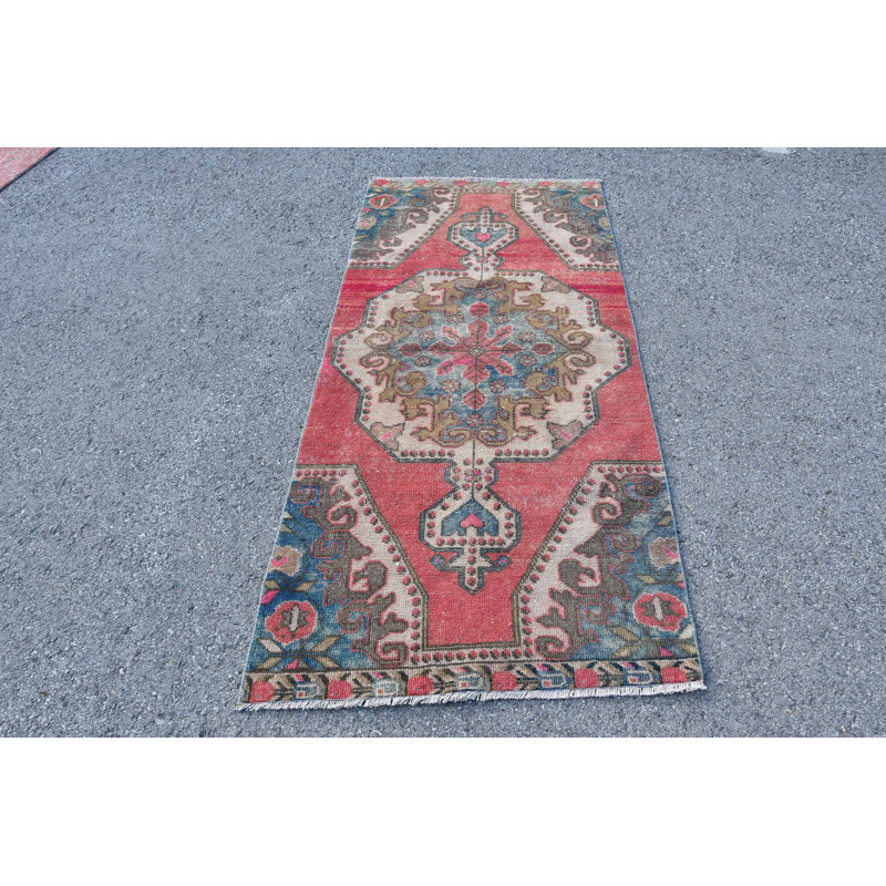 Tapis turc Oushak fait à la main avec un accent rouge, idéal pour décorer un vestibule bleu / rouge