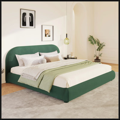 Grand lit en velours vert foncé: texture luxueuse légère, atmosphère haut de gamme et tête de lit courbée élégante