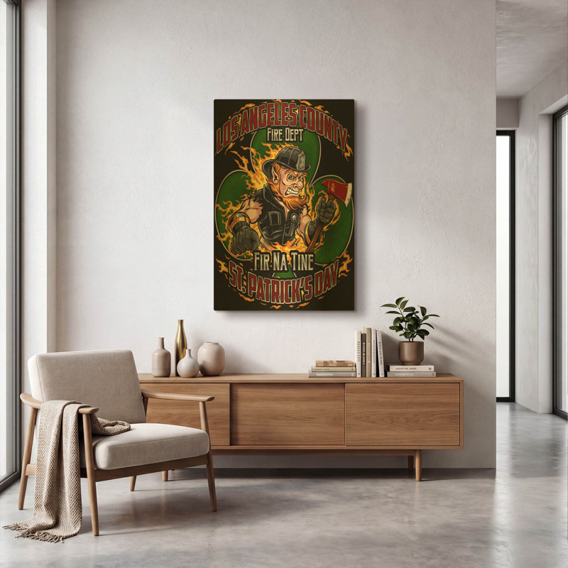 « Pompier lutin 2016 » de Flyland Designs, décoration murale en métal doré, 61 cm x 91 cm, 24 po x 36 po