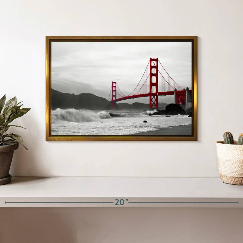 Golden Gate Bridge Beach, 13 po x 9 po, Cadre flottant doré