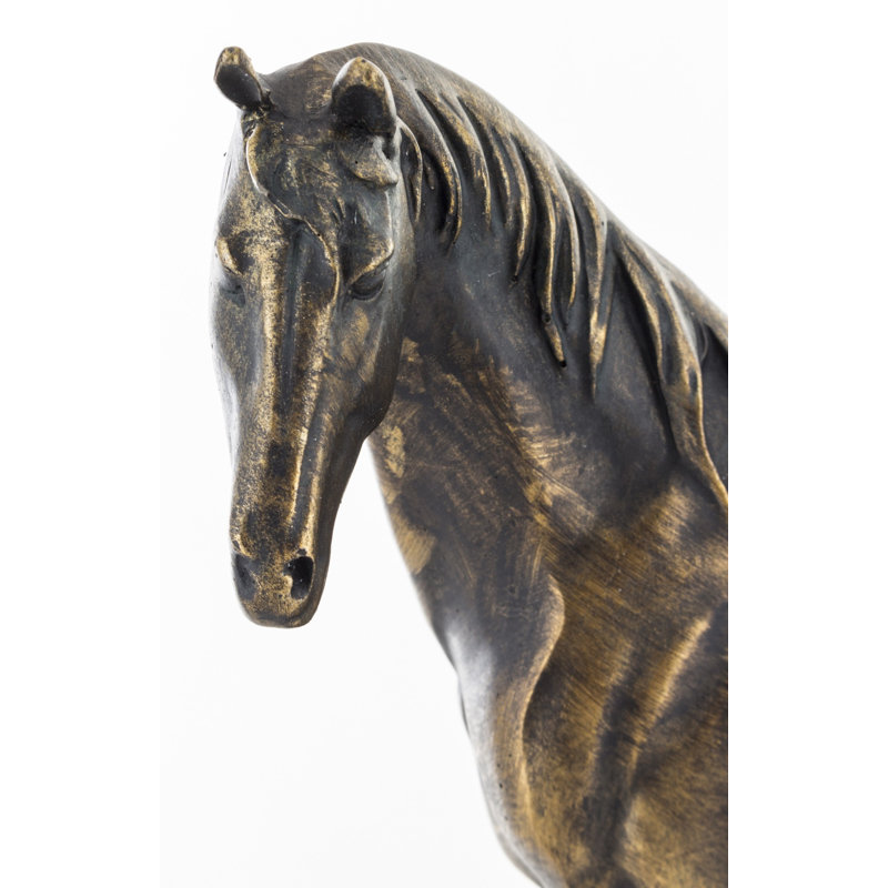 Figurines & Sculptures