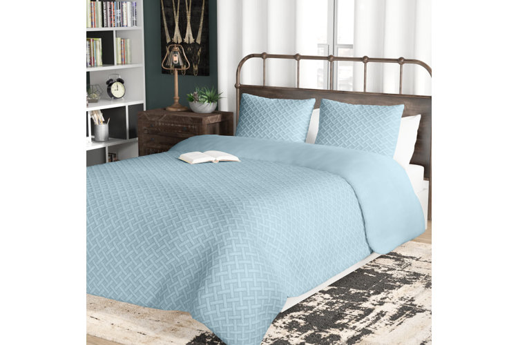 Oliver Comforter Set