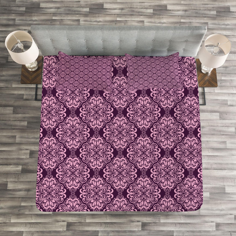 Traditional Polyester Floral Coverlet, King Coverlet + 2 Shams