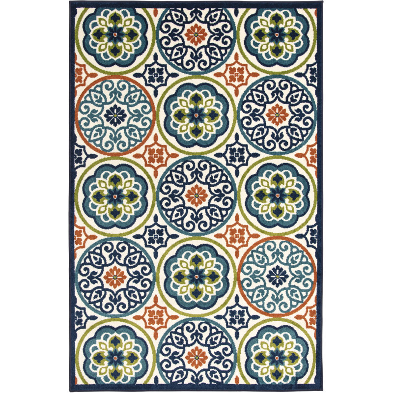 Tapis intérieur / extérieur en polypropylène touffeté à la machine géométrique bleu, Rectangulaire 5 pi 3 po x 7 pi 3 po