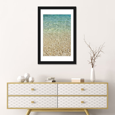 «Aqua Blue Ocean and Golden Pebbles», reproduction de photo sur toile