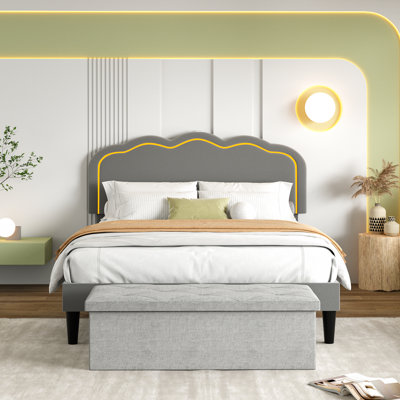 Ensemble de chambre avec lit plateforme et banc rembourré et illuminé (ensemble de 3)