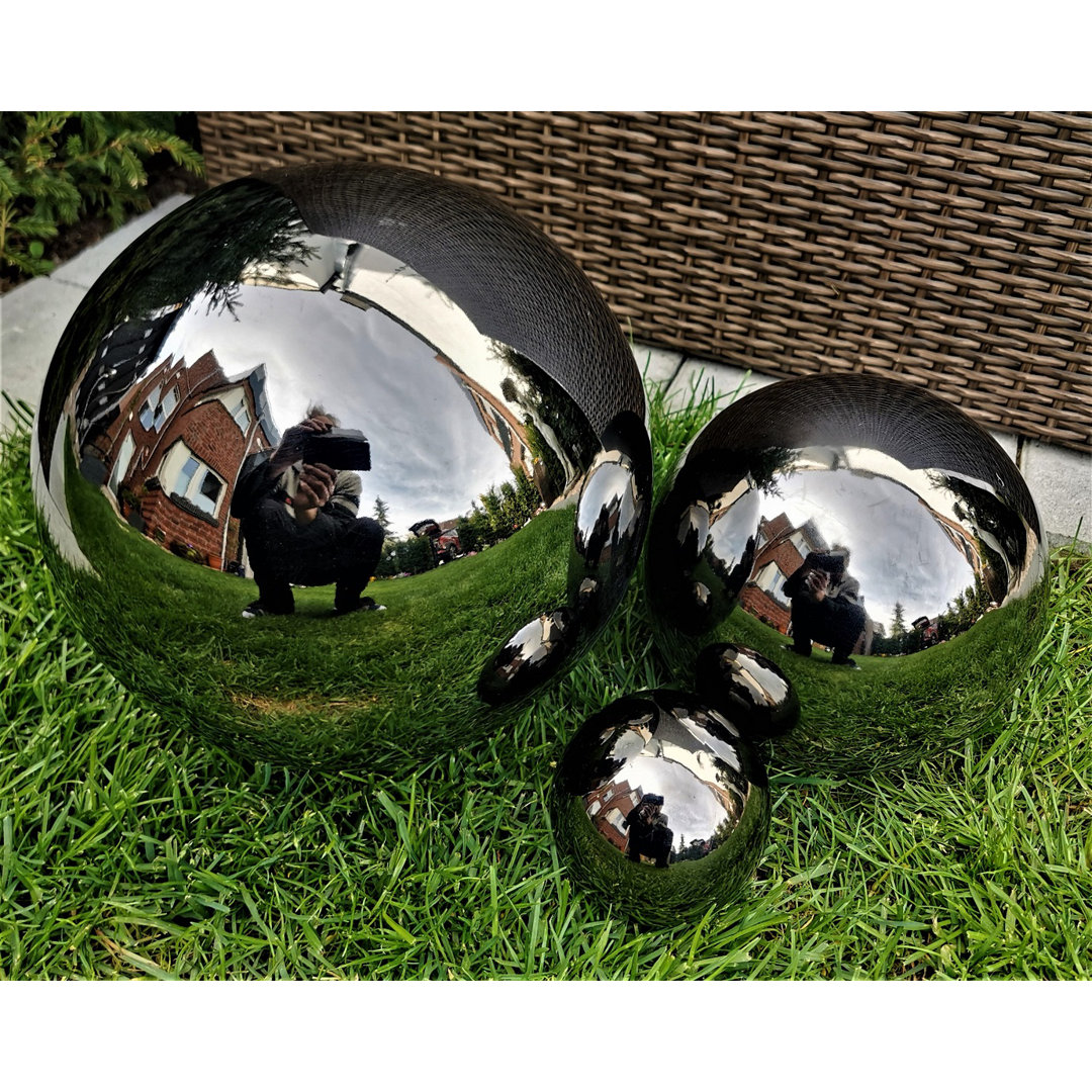 Decorative ball made of stainless steel with a rainbow color