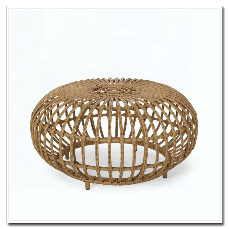 Table basse en faux rotin