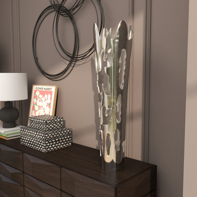 Moderna Aluminum Floor Vase