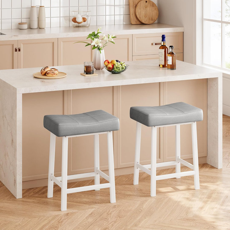 Ensemble de 2 tabourets de bar 24 po à hauteur de comptoir - siège rembourré sans dossier, coussin rembourré en cuir de polyuréthane, assemblage facile, structure blanche et coussin gris, ensemble de 2
