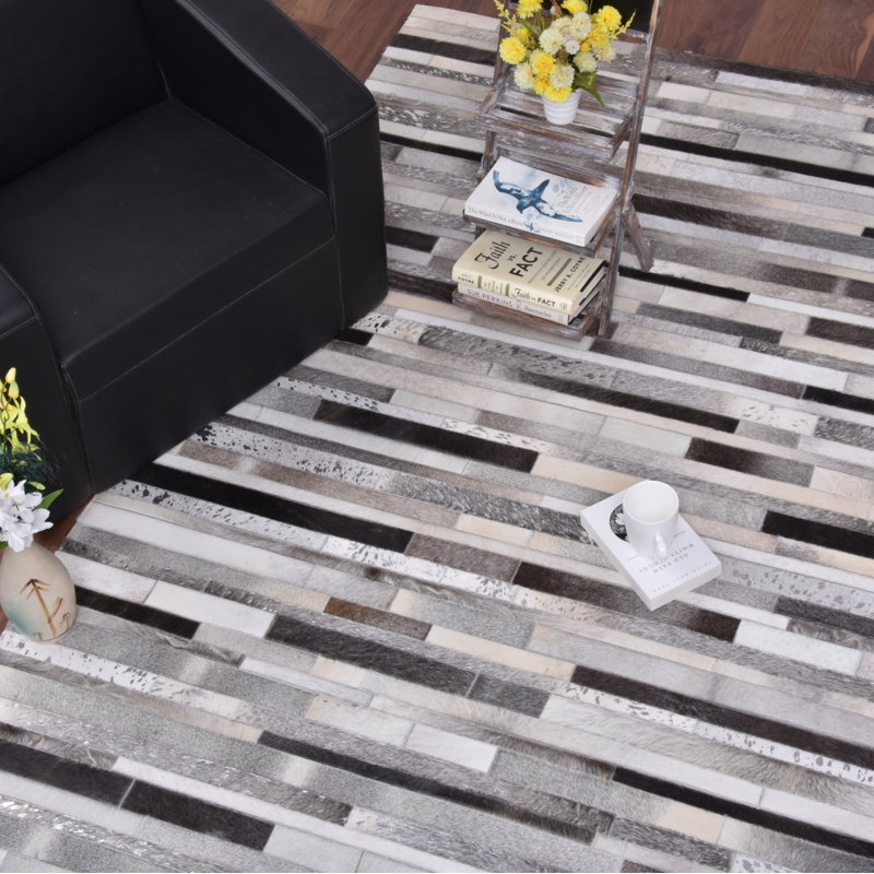 Tapis gris/noir tissé à la main vache Streater, Rectangle 8 pi x 10 pi