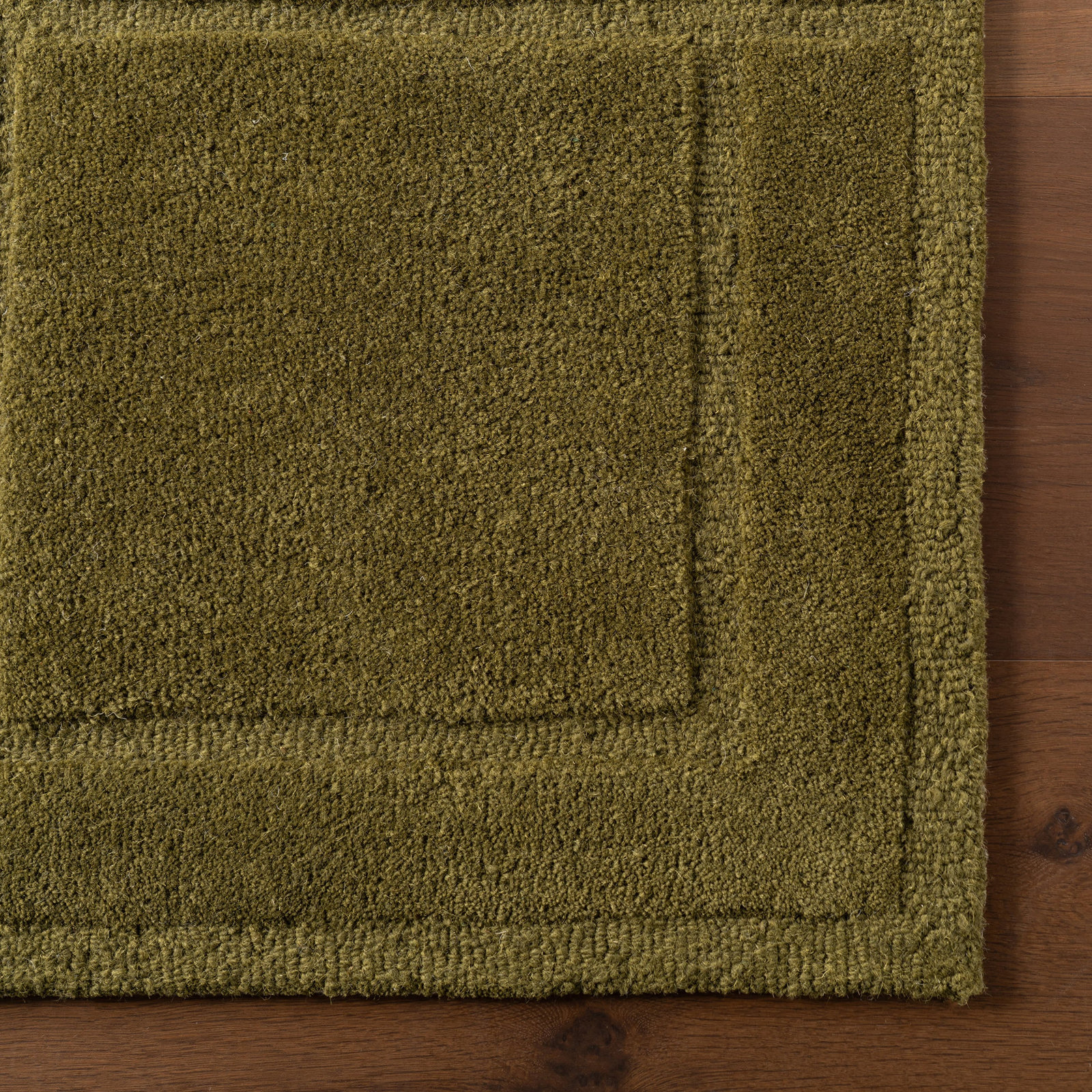 Solid Modern Hand-Tufted Wool Rug, Rectangle 7'6" x 9'6"
