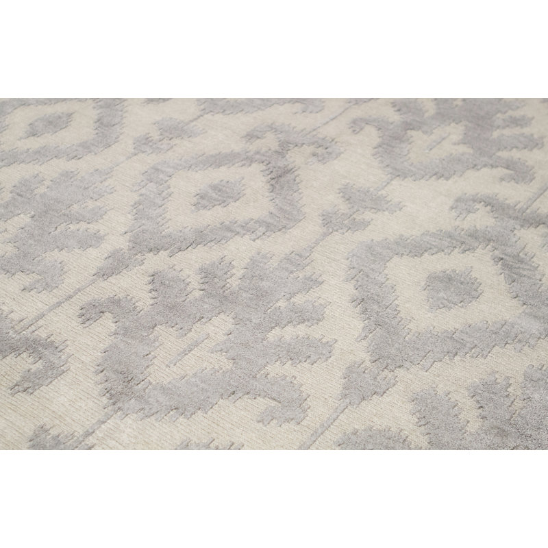 Wool Ikat Area Rug in Light Gray/Beige