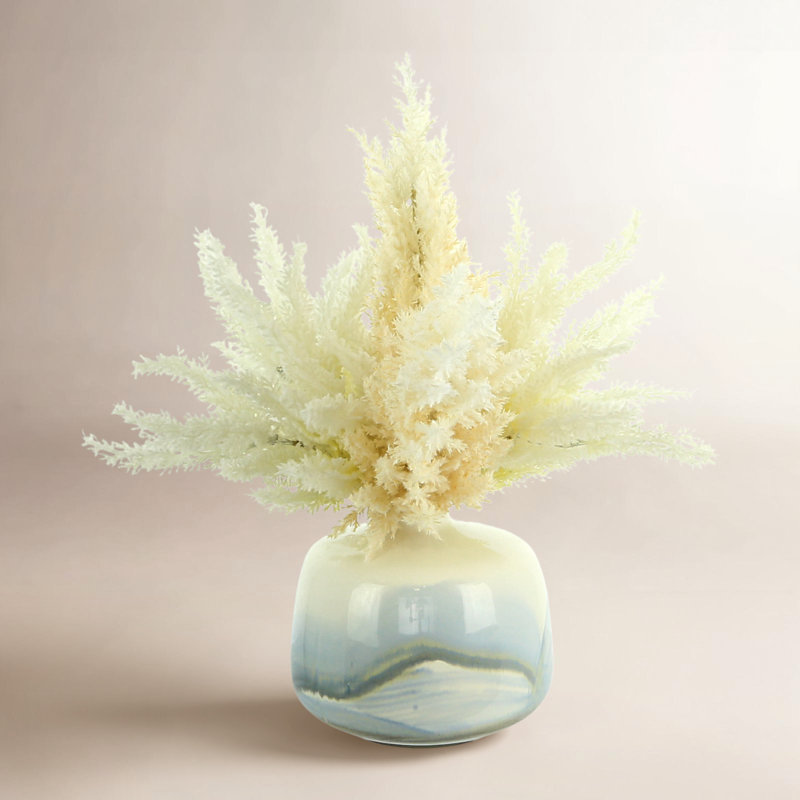 Arrangement floral d'hortensias dans un vase