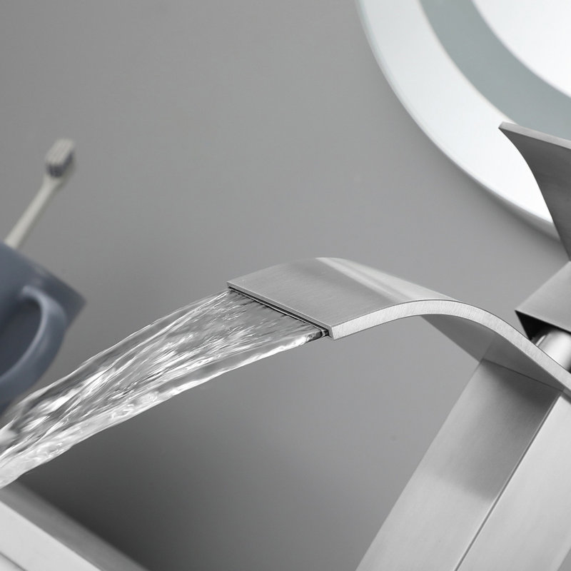 Robinet pour salle de bain à poignée simple en acier inoxydable, bec en nickel brossé pour robinet de lavabo élégant