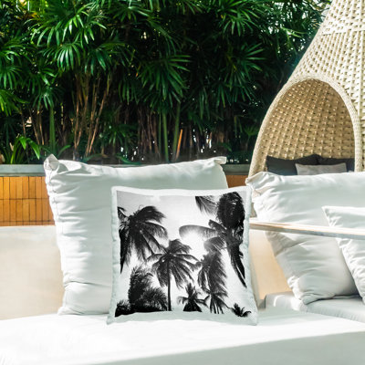 Coussin d'extérieur imprimé "Tropical Palmers View" par Natalie Carpentieri