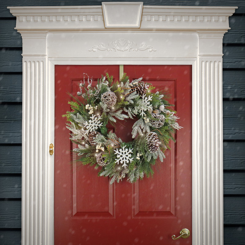 Couronne hivernale pré-éclairée 28 po HGTV Home Collection