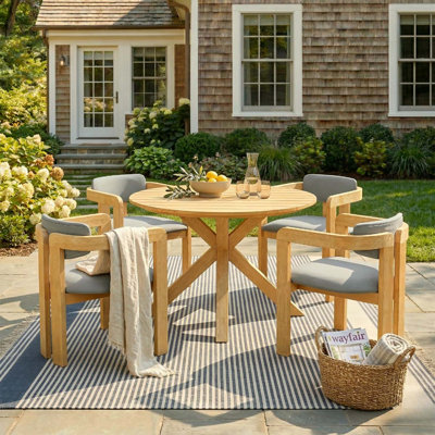 Ensemble de salle à manger 5 pièces pour l'extérieur en bois d'acacia avec chaises tonneau rembourrées, parfait pour la terrasse moderne et les rassemblements de jardin