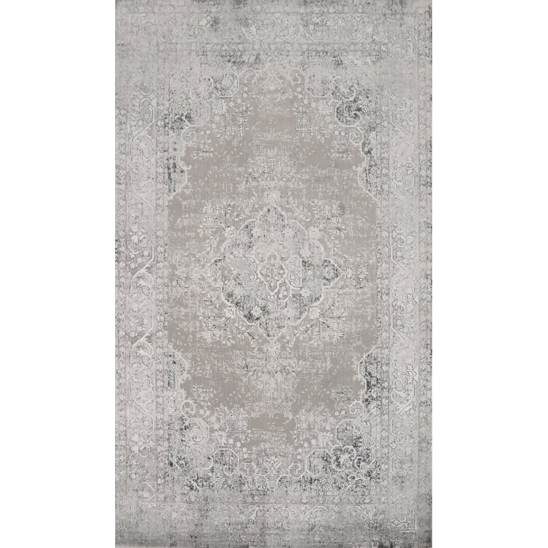 Tapis gris classique 5 x 8 avec des motifs complexes qui rehausse les intérieurs