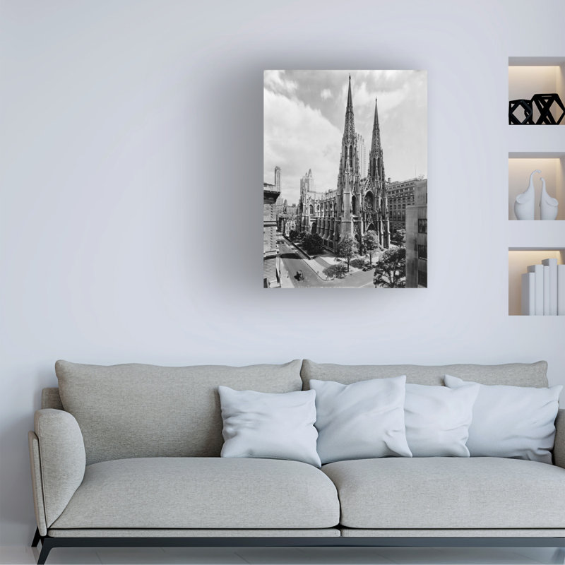 «Saint Patricks Cathedral» sur toile par Print Collection, H 47 po x l 35 po x P 2 po