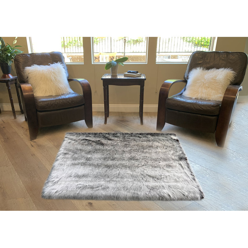 Mar Vista Faux Sheepskin Indoor Rug, Square 11'6"