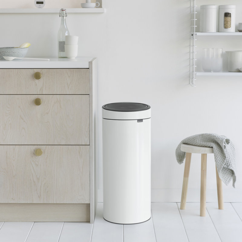 Poubelle à couvercle tactile 8 gallons Brabantia, Blanc