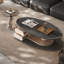 Table basse moderne et simple avec salon ovale-105839634